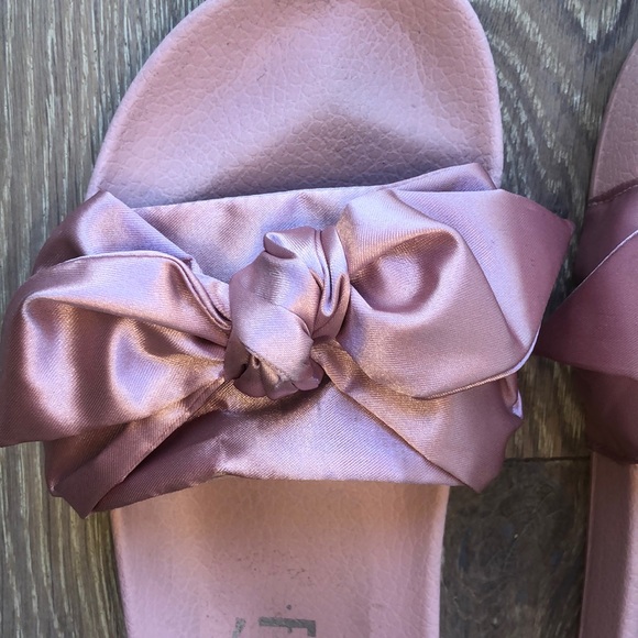 Pink Rihanna Fenty puma satin bow slides - Picture 3 of 8